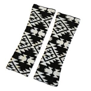 Steve Madden Black and White Knit Ankle Leg Warmers